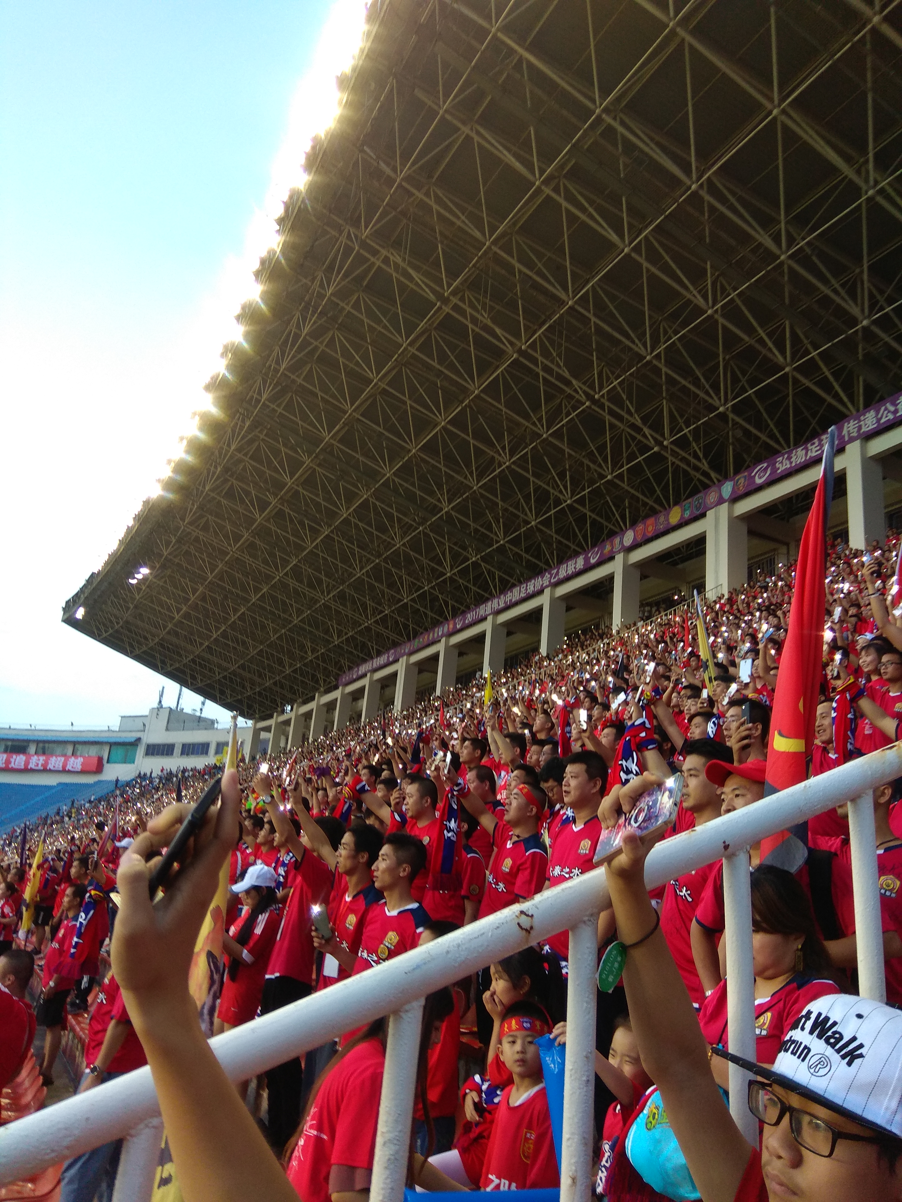 包含青岛中能客场不敌黑龙江FC，连续落败的词条