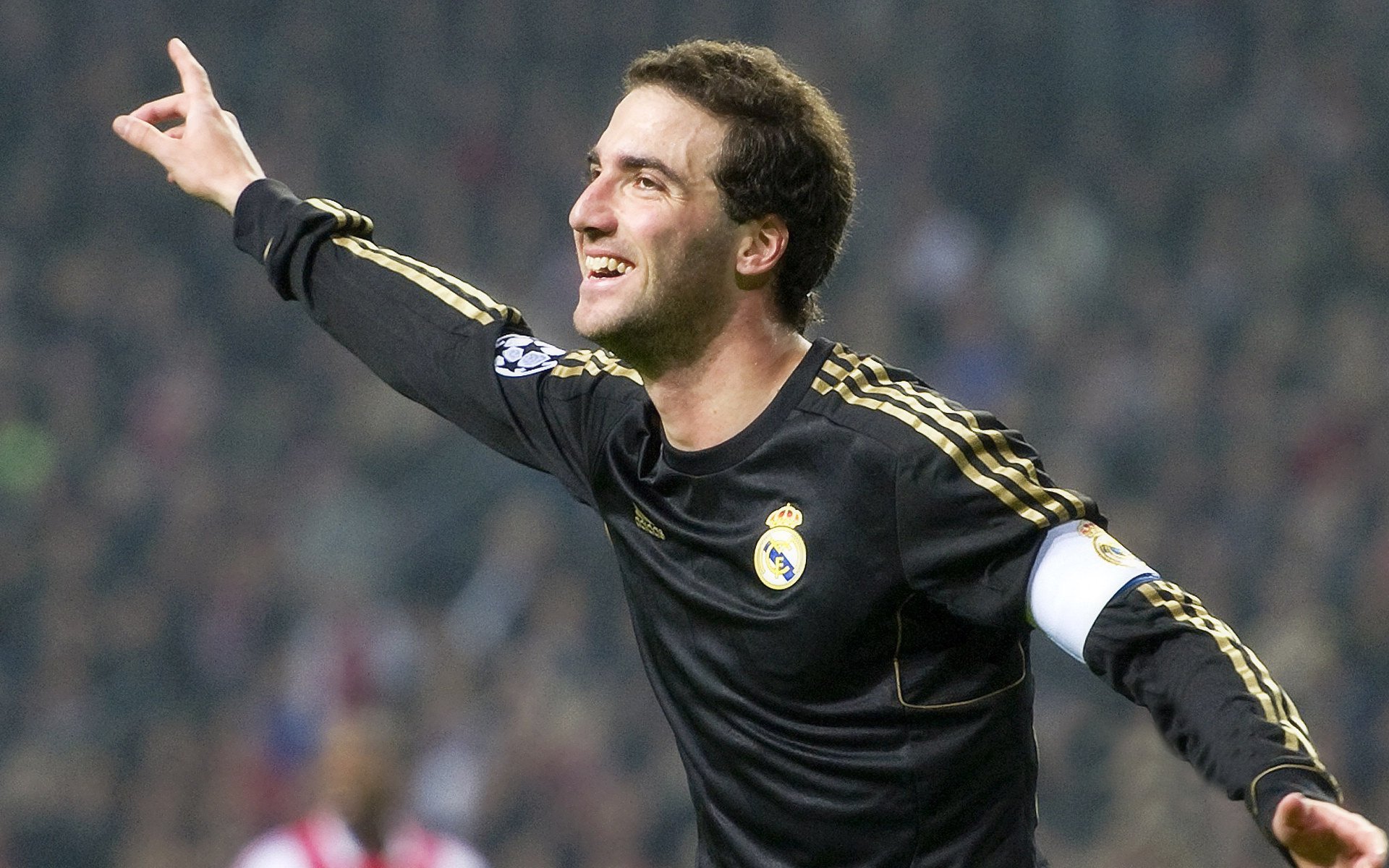 字母哥官方宣布领先优势明显新规，利物浦引发争议！上演精彩一战