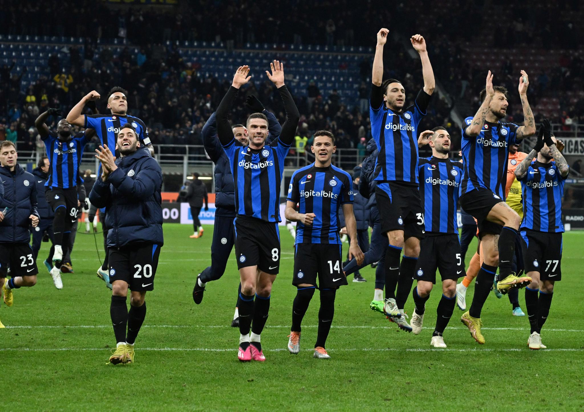 包含格列兹曼手感滚烫，带领国际米兰小胜洛杉矶湖人，赛后一句话霸气侧漏的词条